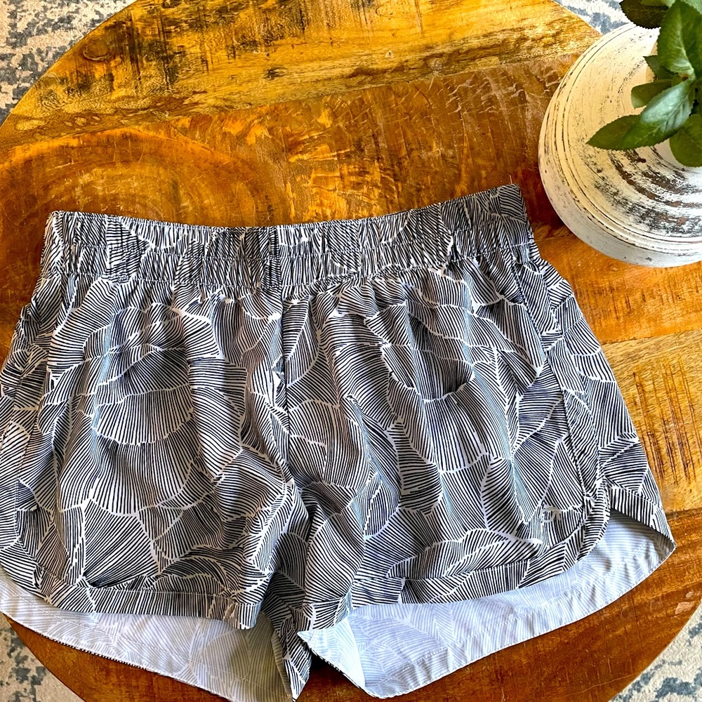 Women’s Gap Fit Athletic Shorts